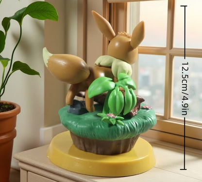 Figura de Eevee en bosque